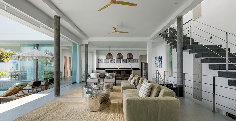 Golden Lotus - Villa Vie - Airy main floor living area